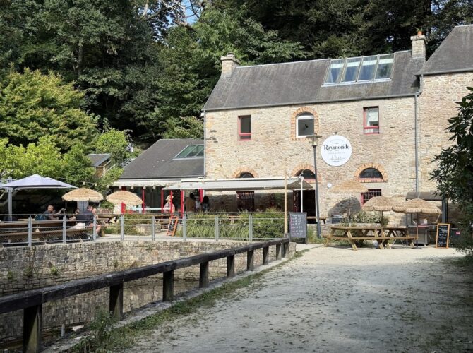 Restaurant Chez Raymonde Crêperie, moules frites, traiteur à Guilers, France