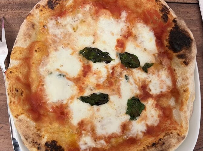 Restaurant Chez Tino – Pizza Napoletana à Dijon, France