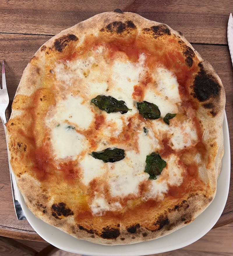 Restaurant Chez Tino – Pizza Napoletana à Dijon, France — photo 2