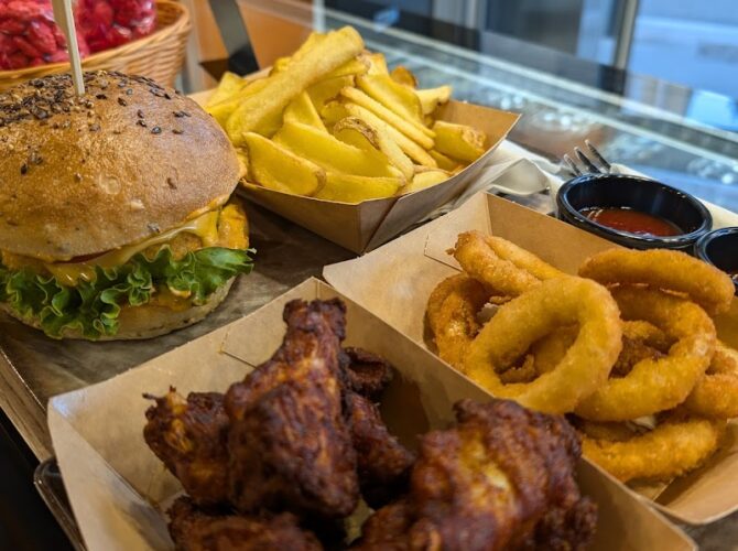 Restaurant Corner Food à Lyon, France