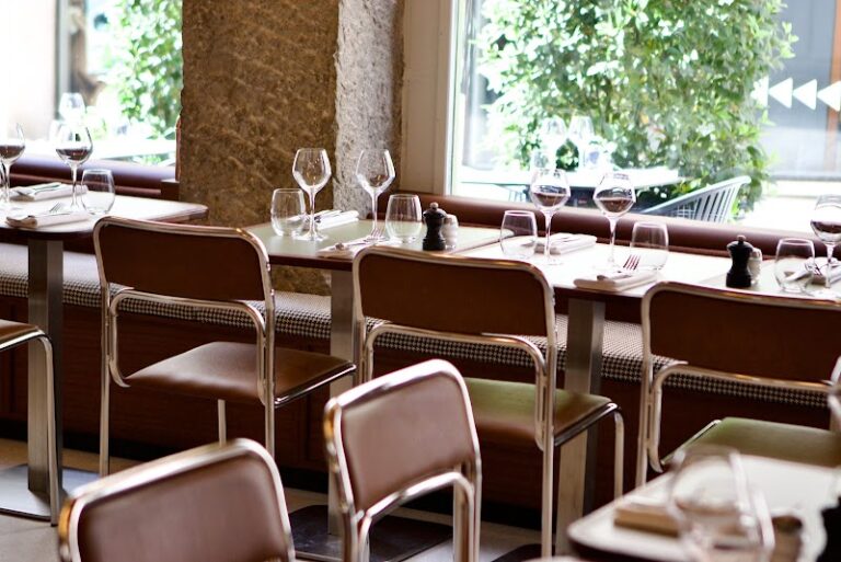 Restaurant Court Bouillon à Lyon, France — photo 1