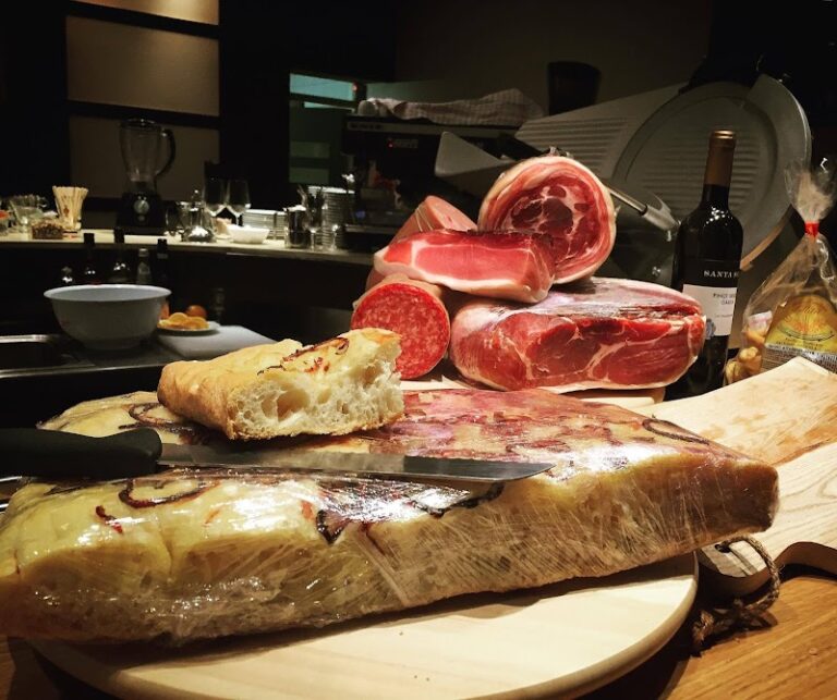 Restaurant Da Adriano Pizzeria e Trattoria à Dijon, France — photo 1