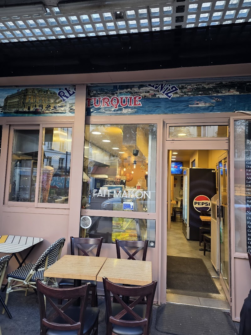 Deniz Restaurant à Paris, France