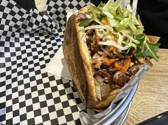 Restaurant Döni Berliner Paris à Paris, France