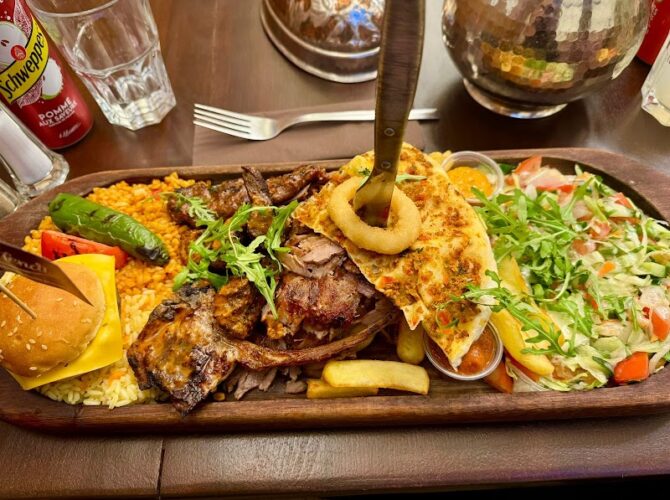 Restaurant Efendi Grill House Turc à Paris, France