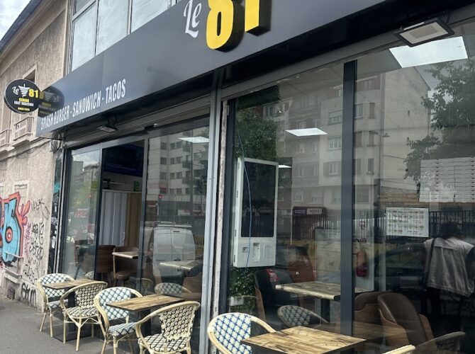 Restaurant First One Pizza à Villejuif, France