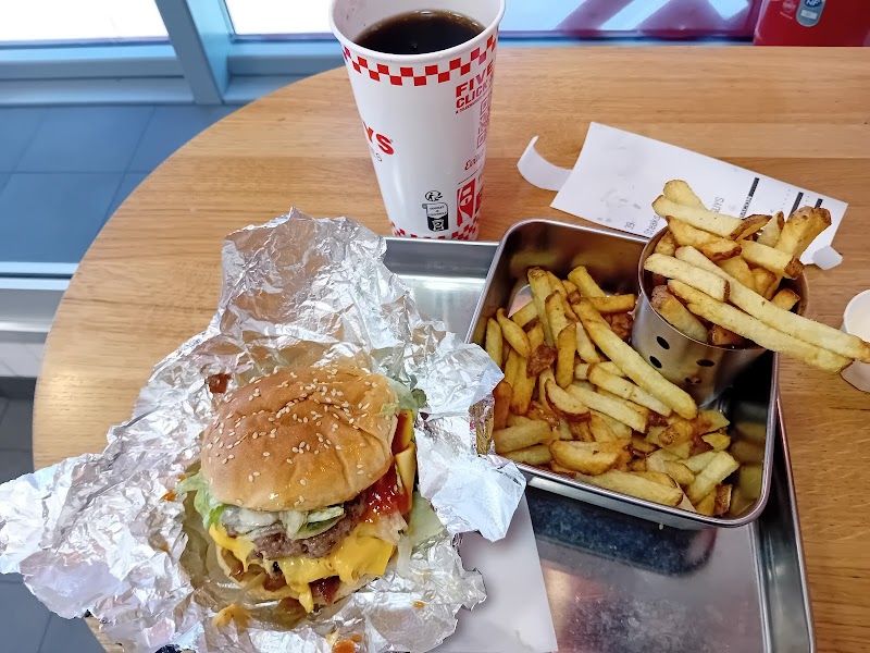 Restaurant Five Guys à Lyon, France