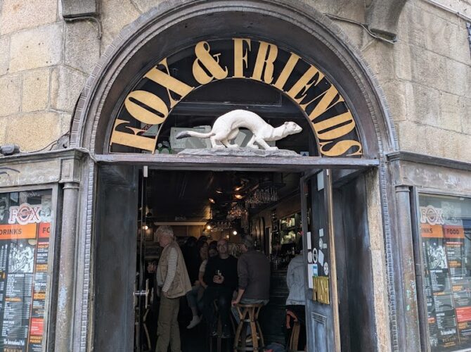 Restaurant Fox and Friends Pub à Rennes, France
