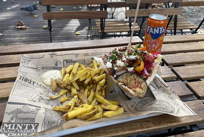 Restaurant Frisch süßes – Cağ kebap à Marseille, France