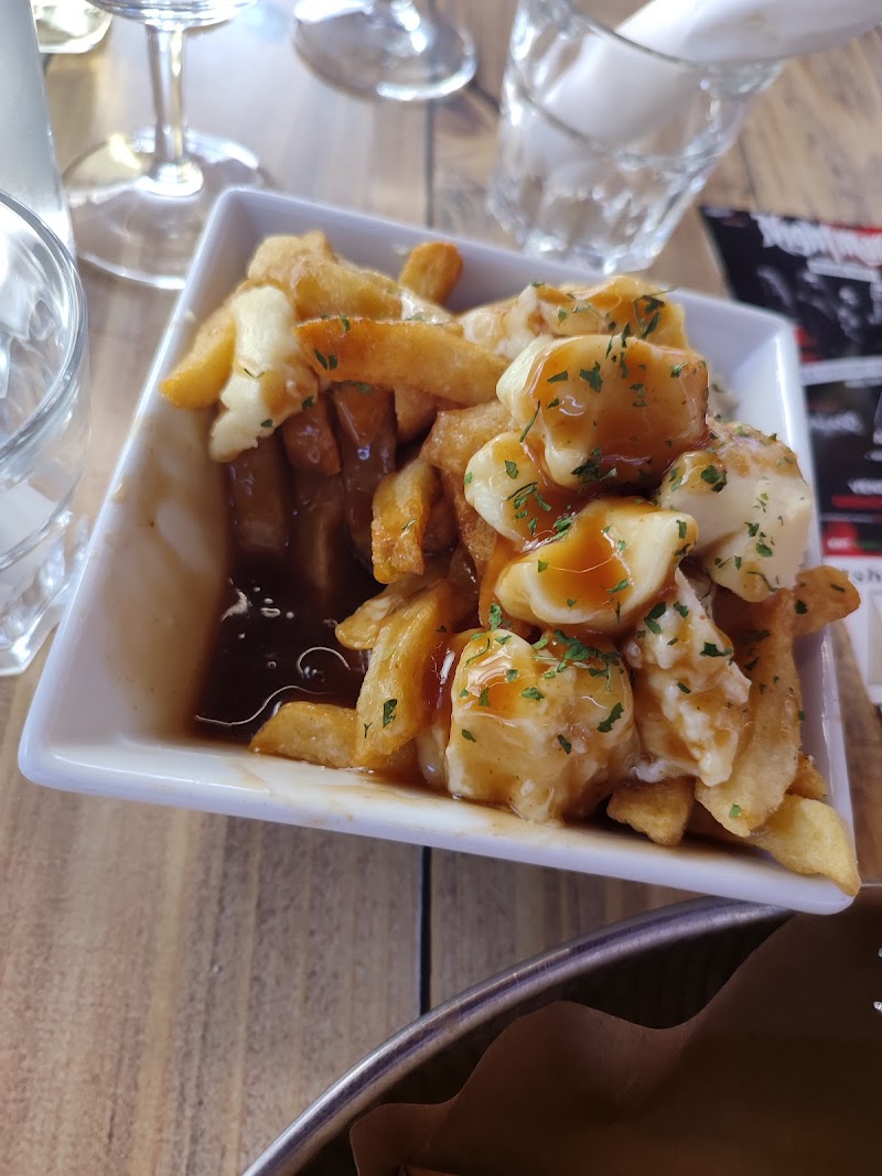 Restaurant FRITE ALORS ! TERREAUX – Poutines québécoises – Frites belges – Burgers à Lyon, France