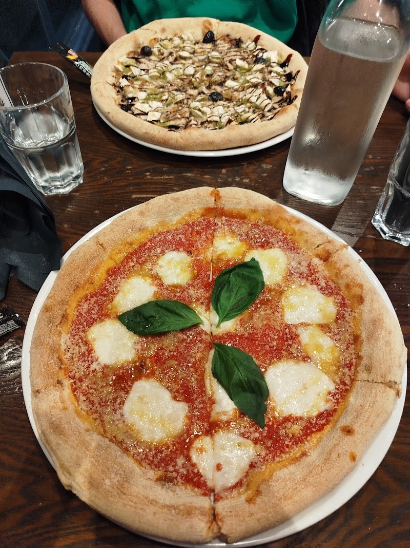 Restaurant Fuoco Pizzas Grenoble – L’Aigle à Grenoble, France — photo 2