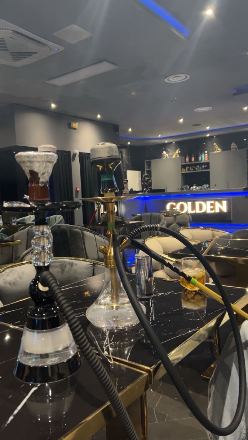 Restaurant GOLDEN à Fleury-Mérogis, France