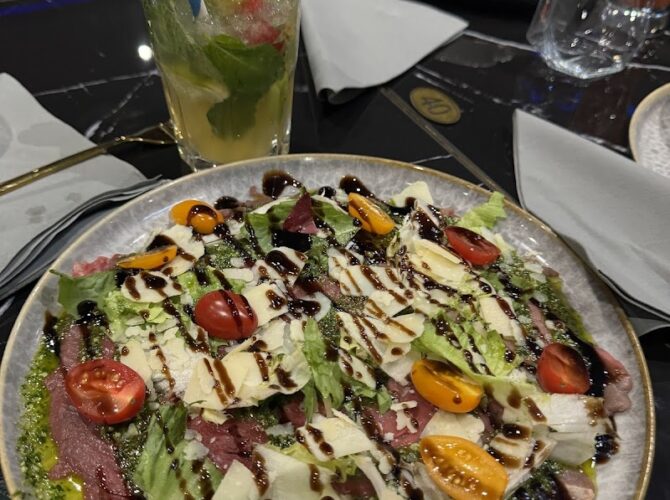 Restaurant GOLDEN à Fleury-Mérogis, France