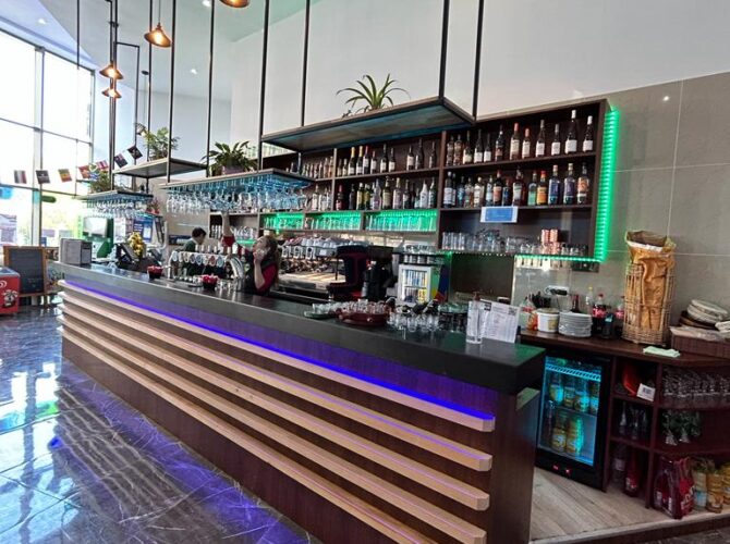 Restaurant GOLDEN STAR à Champs-sur-Marne, France