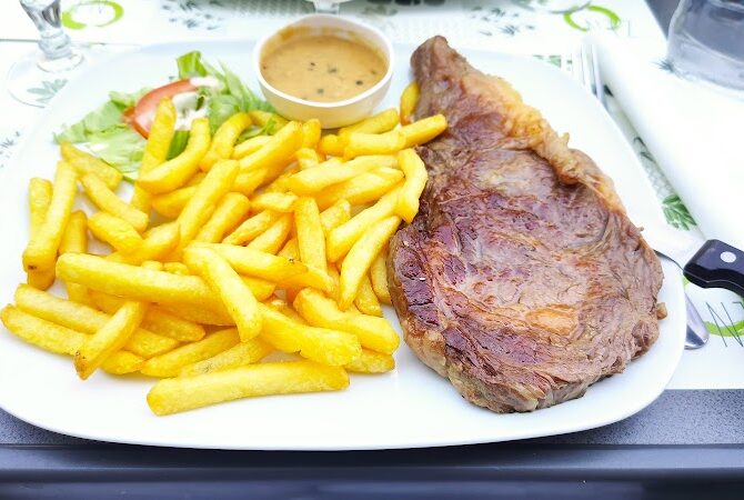 Restaurant GOLDEN STAR à Champs-sur-Marne, France