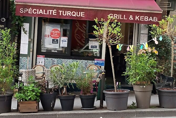 Restaurant Grill & Kebab à Paris, France
