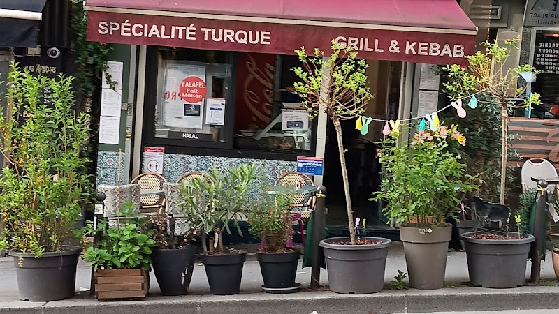 Restaurant Grill & Kebab à Paris, France