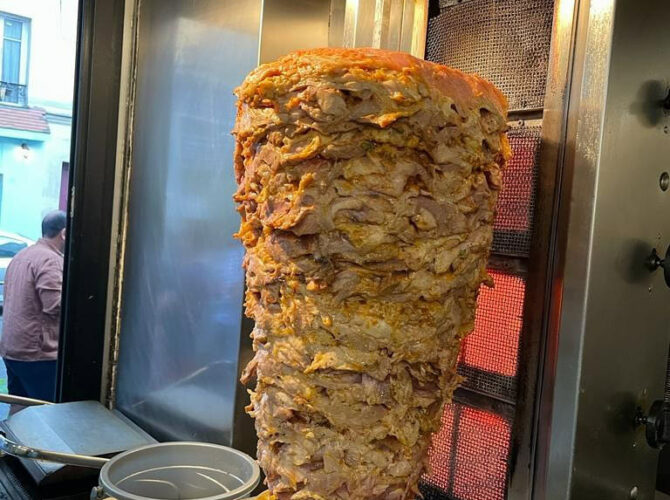 Restaurant Grill & Kebab à Paris, France
