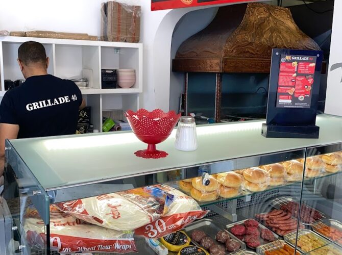 Restaurant Grillade 40 – Snack, Kebab, Pizzeria à Marseille, France