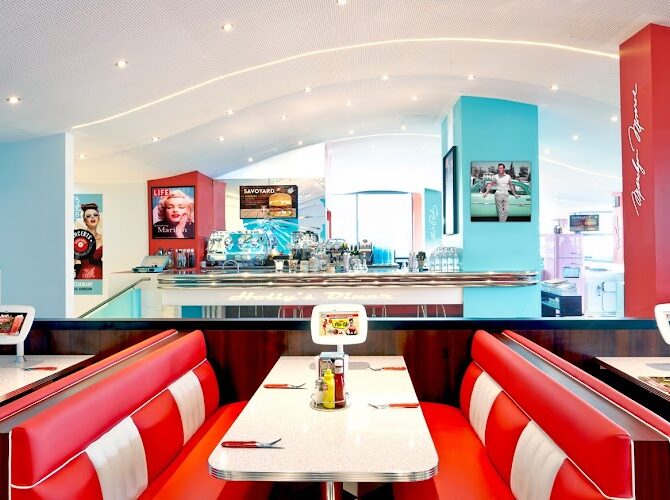 Restaurant Holly’s Diner à Tours, France