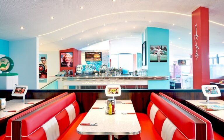 Restaurant Holly’s Diner à Tours, France — photo 1