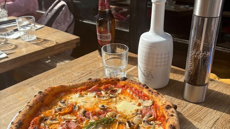 Restaurant Jimmy 2 fois – Pizzeria Paris 18 à Paris, France