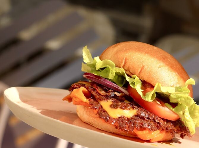 Restaurant Juppĭter Smashburger à Rennes, France