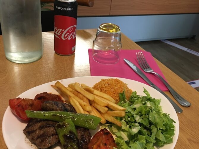 Restaurant Kebab de l’Avenue à Lyon, France