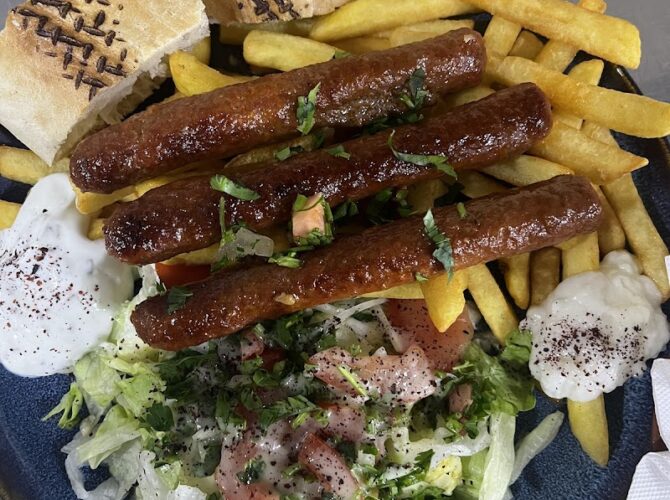 Restaurant Kebab Mina – Kebab & Lebanese Fusion Food à Paris, France