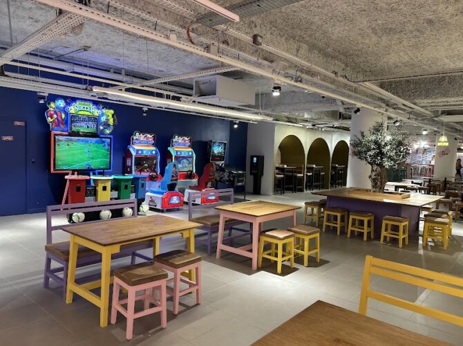 Restaurant KUJÉ Food Court à Metz, France