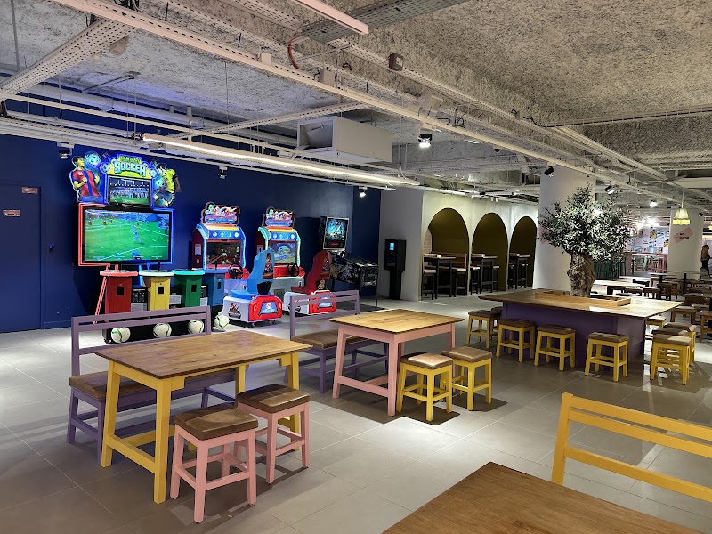 Restaurant KUJÉ Food Court à Metz, France