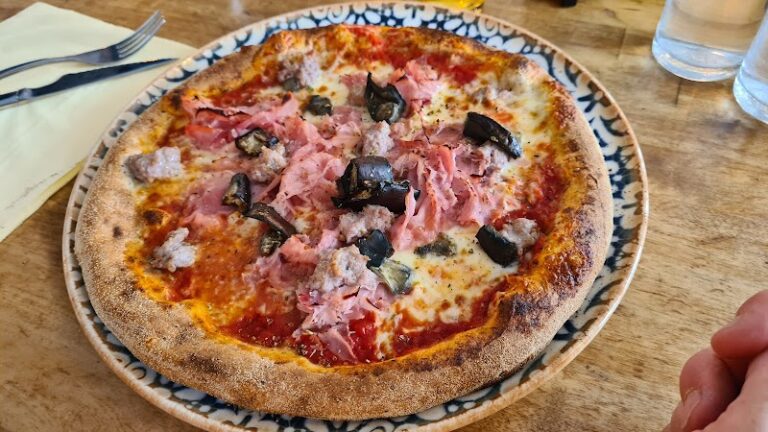 Restaurant La Bottega Pizzeria à Lille, France — photo 1