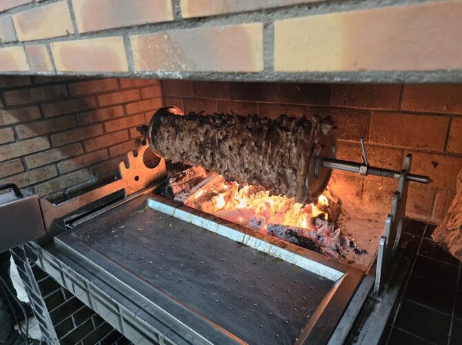Restaurant la broche Cağ kebab à Marseille, France