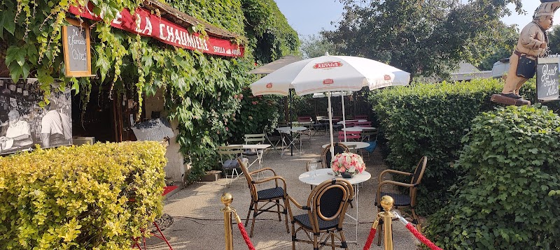 Restaurant La Chaumiere à Cernay-la-Ville, France