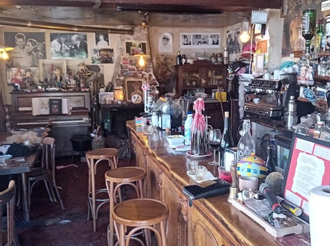 Restaurant La Chaumiere à Cernay-la-Ville, France