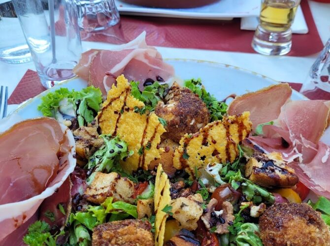 Restaurant La Crémerie des Aiguilles à Chamonix-Mont-Blanc, France