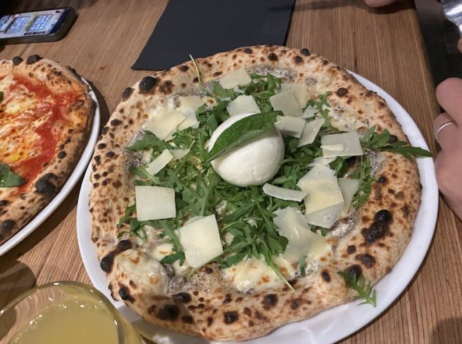 LA CURVA Restaurant italien à Villeneuve-d'Ascq, France