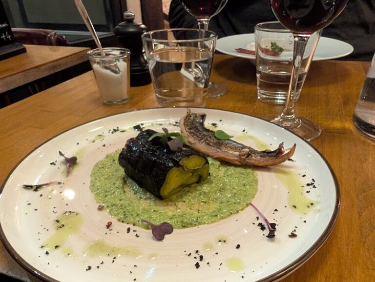 Restaurant La Ferrandaise table gourmande Gault&Millau 2025 à Paris, France