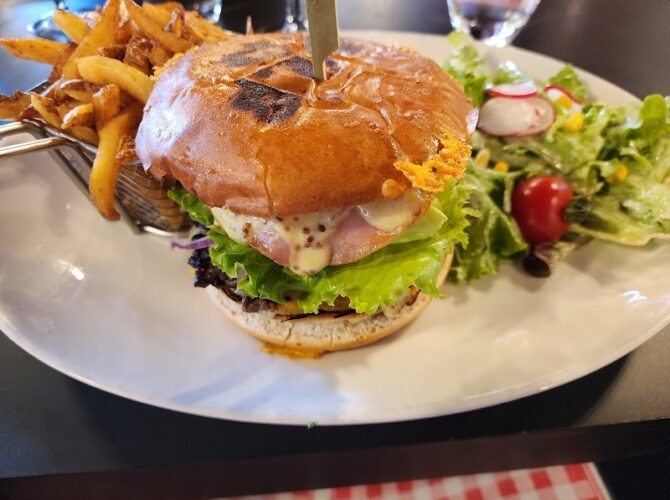 Restaurant La Guinguette de Mayol à Toulon, France