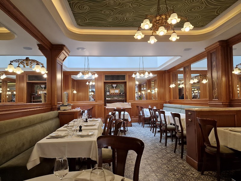 Restaurant La Mascotte Montmartre à Paris, France