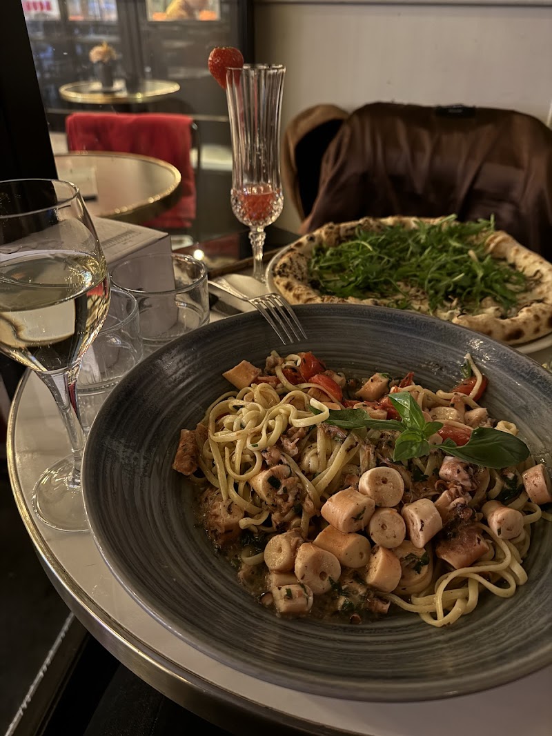 Restaurant La Perla à Paris, France