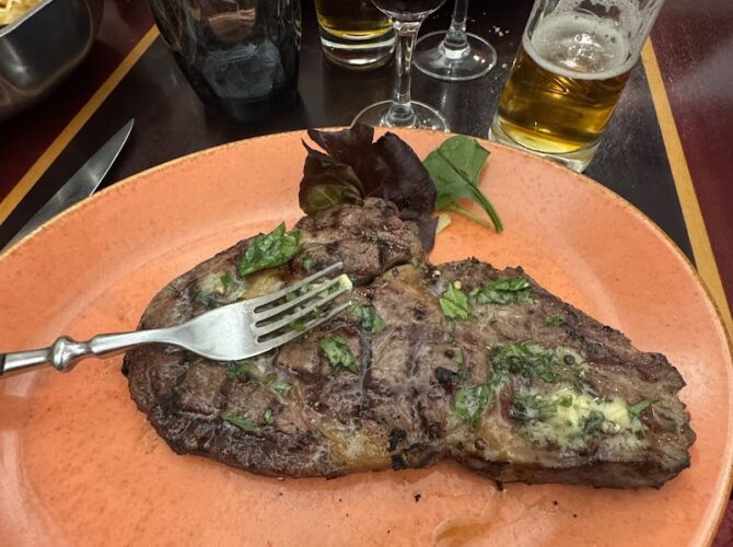 Restaurant La Petite Auberge à Paris, France