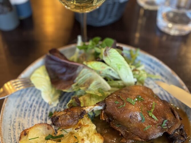 Restaurant La Pie Noir à Paris, France