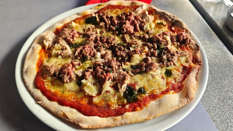 Restaurant La Pizzaiola “Chez Xavier” à Cannes, France — photo 2