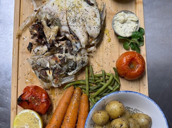 La POISSONNERIE Côté Restaurant à Toulon, France