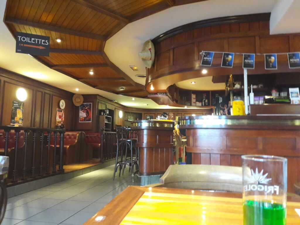 Restaurant La Presqu’ile Tabac PMU Brasserie Bar à Brest, France