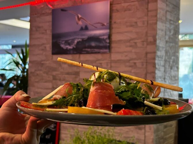 Restaurant La Régalade cuisine française&Italienne, produits frais, fait maison, karaoke, soirée dansante et soirée à thème à La Seyne-sur-Mer, France