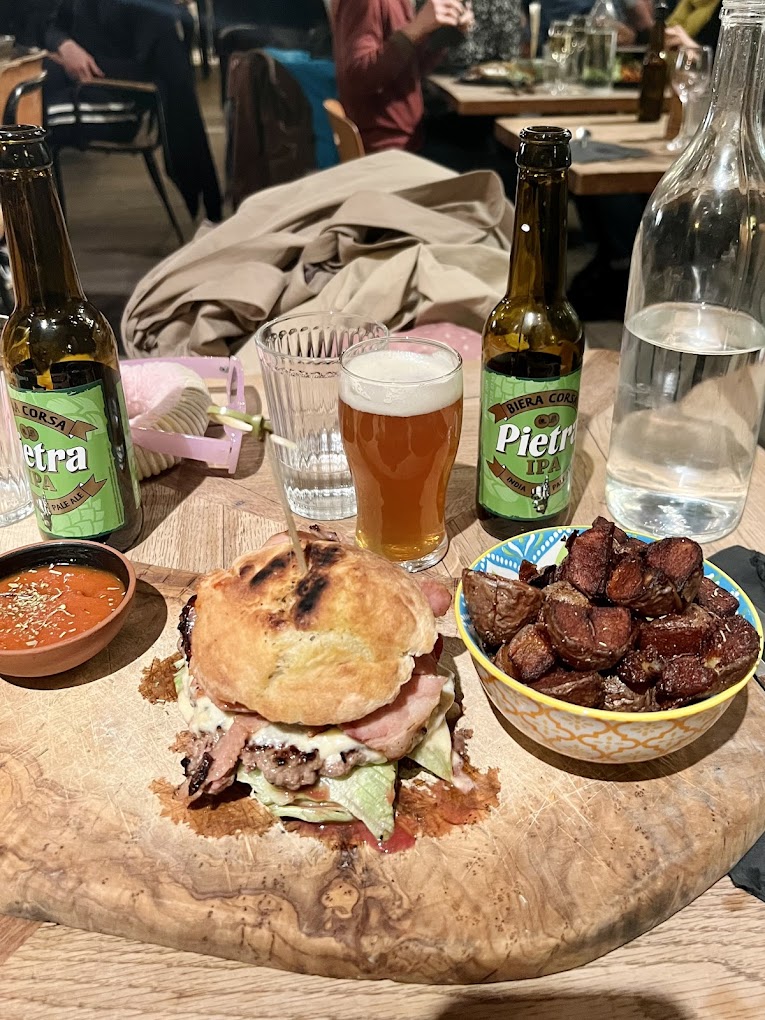 Restaurant La Rotonde Stalingrad à Paris, France