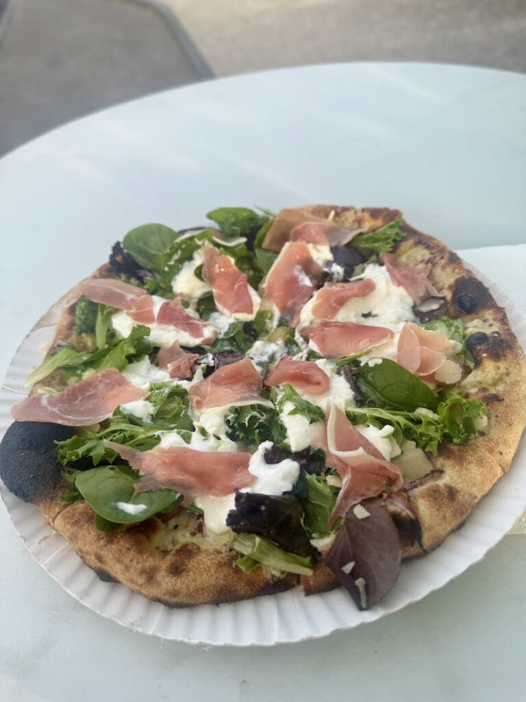Restaurant La Table des Ducs – Camion Pizza à Dijon, France — photo 1