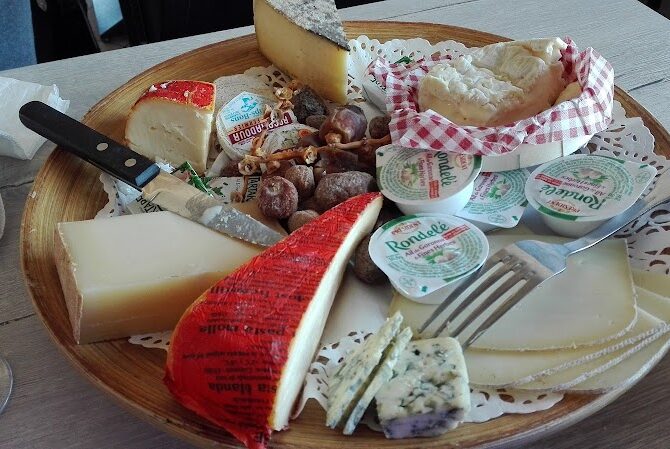 Restaurant La Table en Bruilhois à Saint-Sixte, France